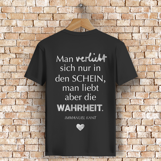 Er tut es wirklich! / »Man verliebt sich in den Schein…« – JGA Premium Bio T-Shirt für Team Bräutigam