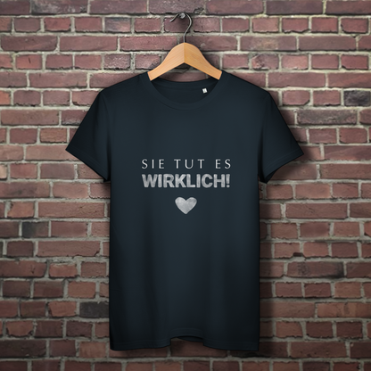 Sie tut es wirklich! / »Die Liebe ist Wahnsinn…« – JGA Premium Bio T-Shirt für Team Braut